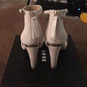 dkny colby ankle strap